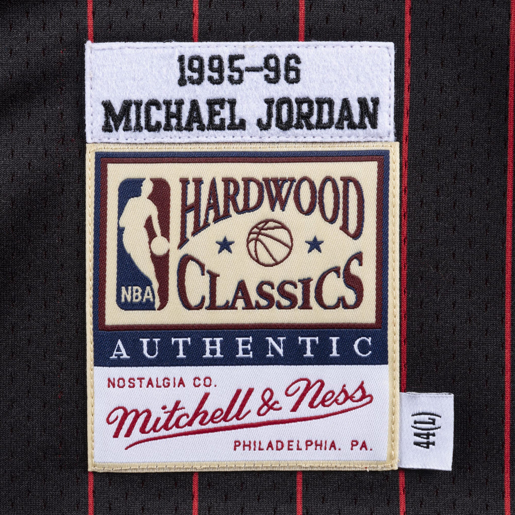 Chicago Bulls Mitchell & Ness Authentic Jersey Michael Jordan 1997-98 NBA Team Jersey Basketball Fan Apparel