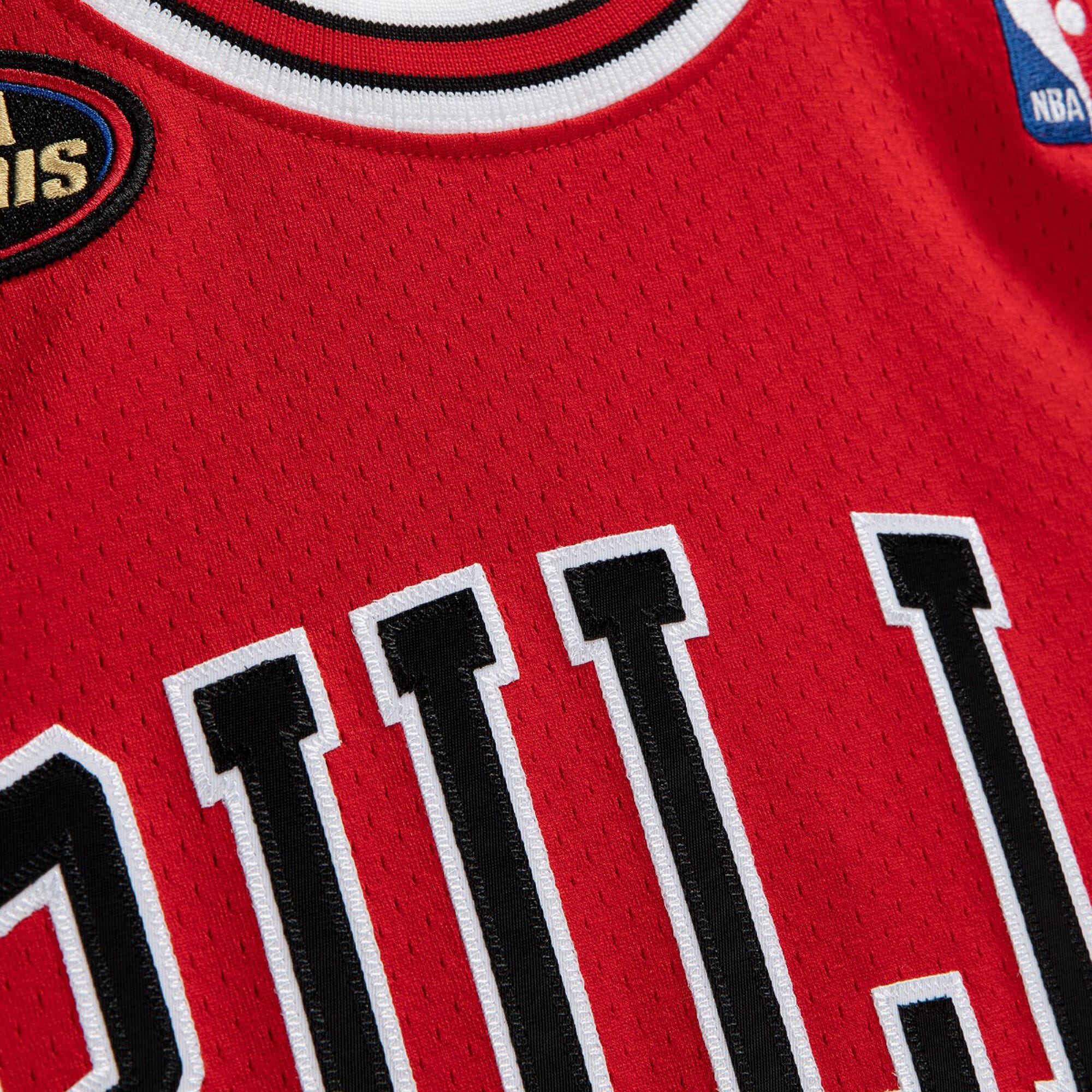 Chicago Bulls Mitchell & Ness Authentic Jersey Road Finals Michael Jordan 1997-98 NBA Team Jersey Basketball Fan Apparel