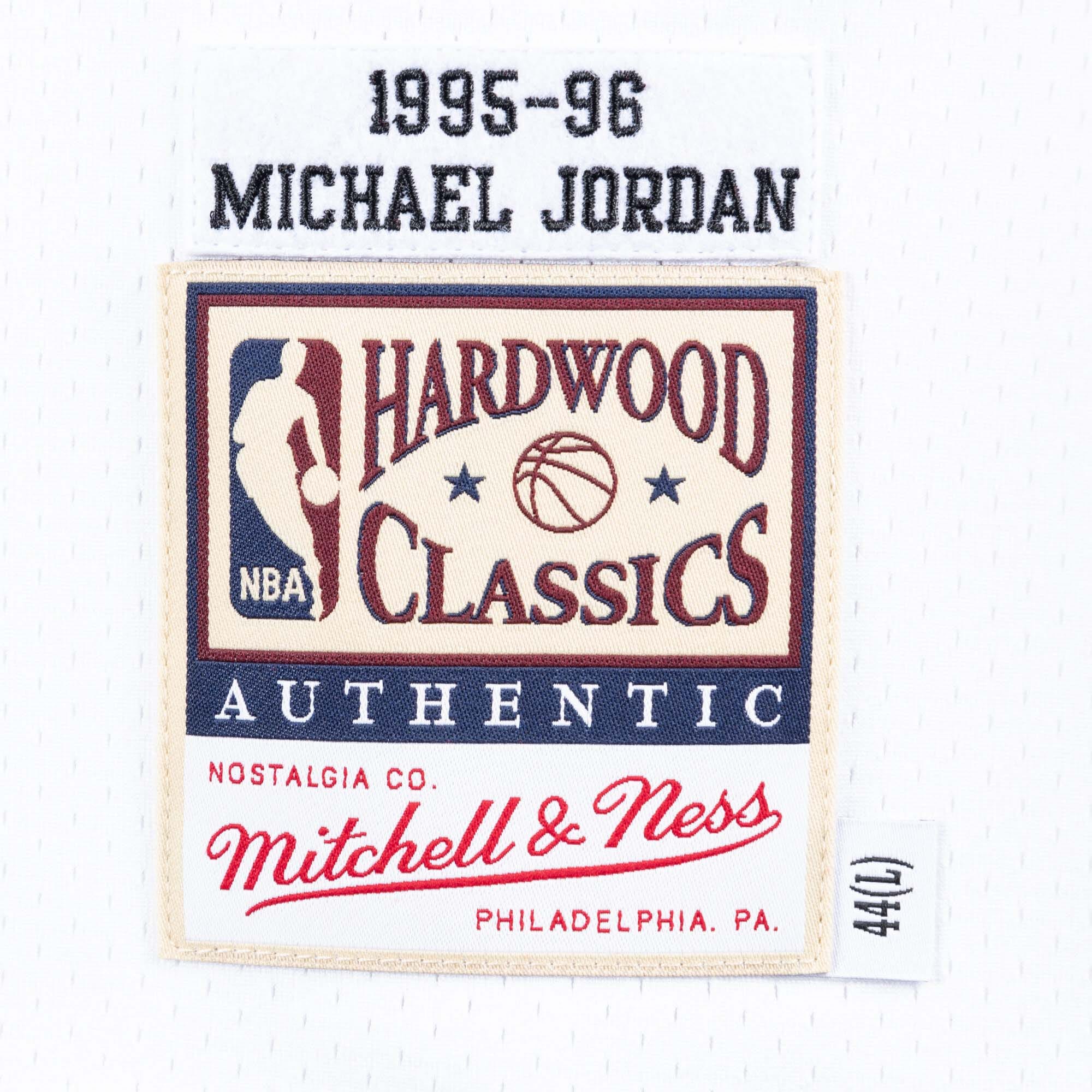 Chicago Bulls Mitchell & Ness Authentic Jersey Home Michael Jordan 1995-96 NBA Team Jersey Basketball Fan Apparel