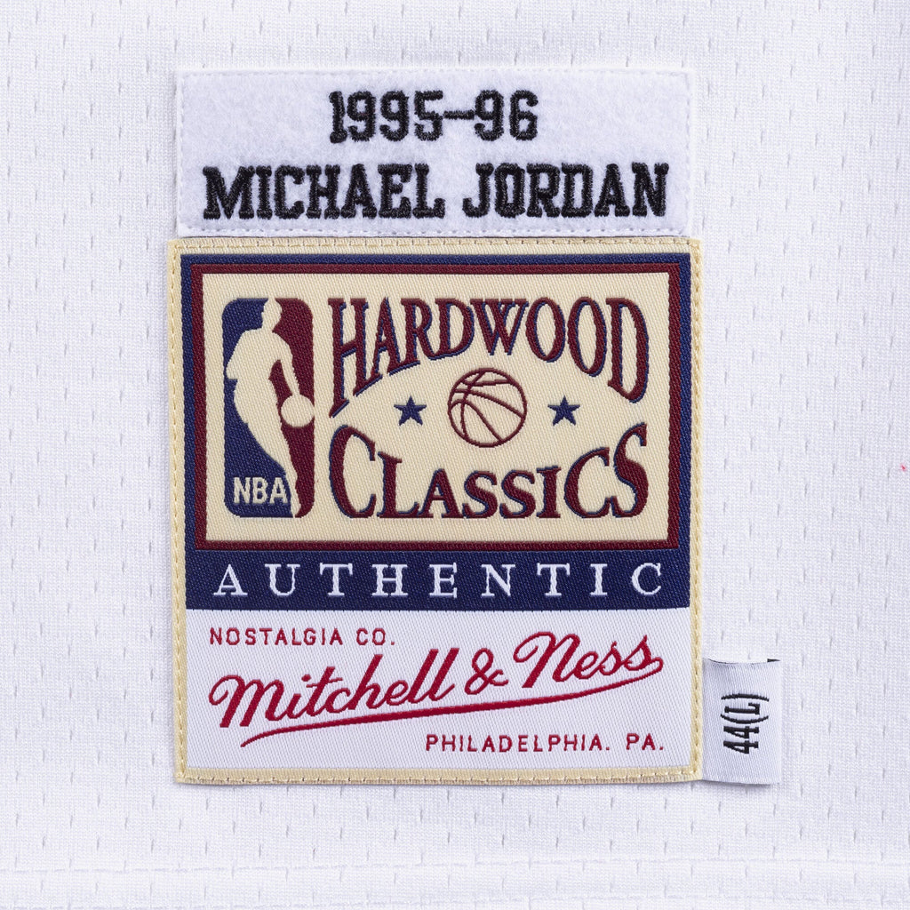 Chicago Bulls Mitchell & Ness Authentic Jersey Michael Jordan 1995-96 NBA Team Jersey Basketball Fan Apparel