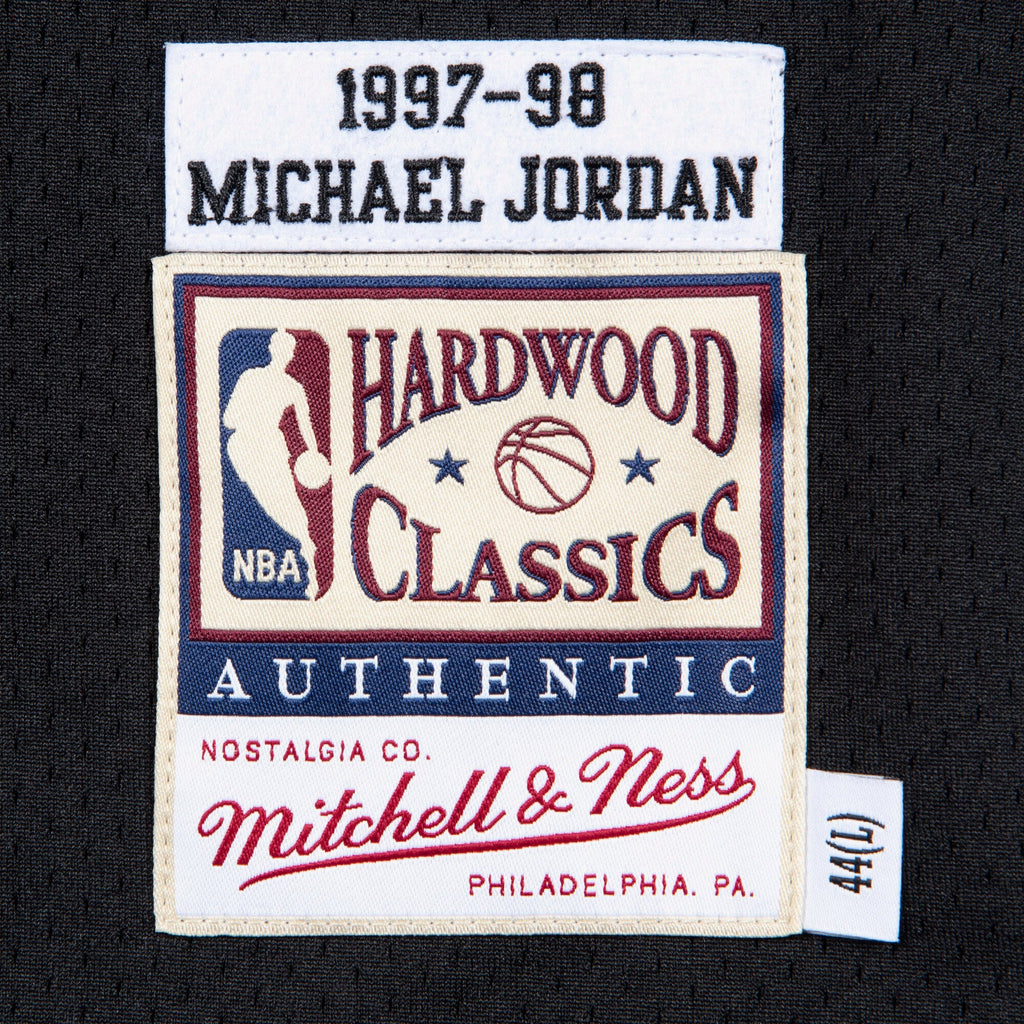 Chicago Bulls Mitchell & Ness Authentic Jersey Alternate Michael Jordan 1997-98 NBA Team Jersey Basketball Fan Apparel