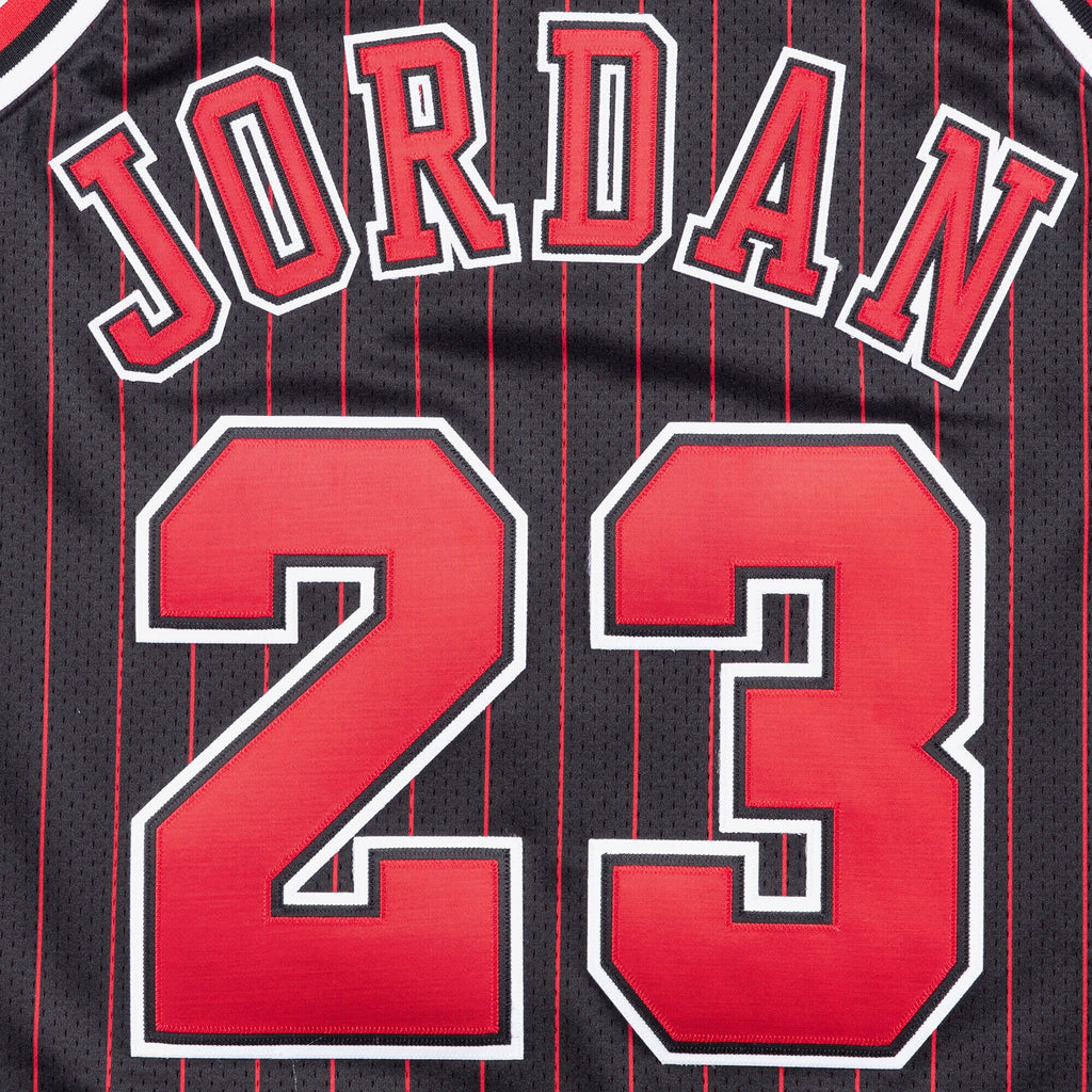 Chicago Bulls Mitchell & Ness Authentic Jersey Alternate Michael Jordan 1996-97 NBA Team Jersey Basketball Fan Apparel