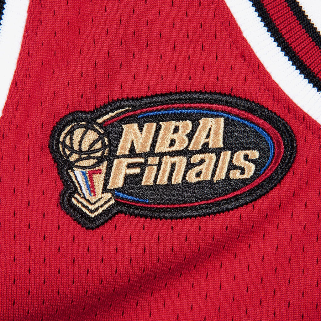 Chicago Bulls Mitchell & Ness Authentic Jersey Road Finals Michael Jordan 1997-98 NBA Team Jersey Basketball Fan Apparel